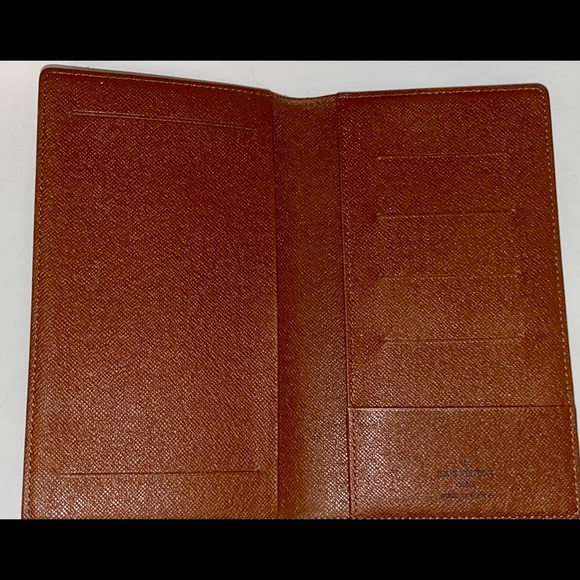 Louis Vuitton Monogram Checkbook - Picture 6 of 11